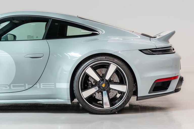 Porsche 992 Sport Classic