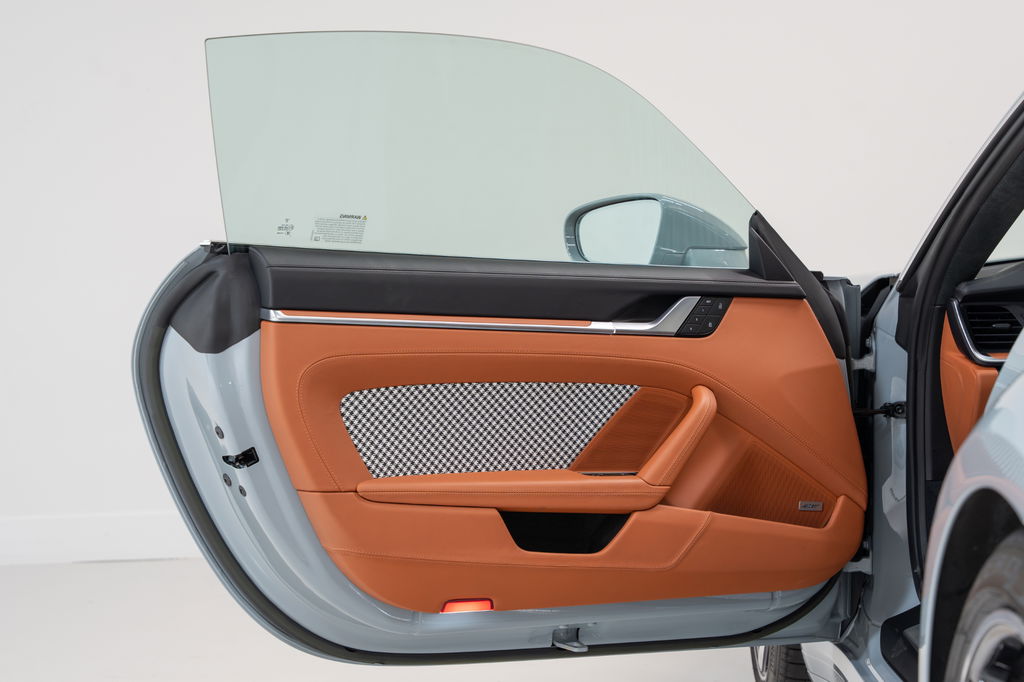 Porsche 992 Sport Classic