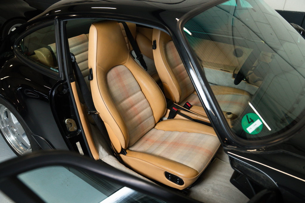 Porsche 964 Carrera 4