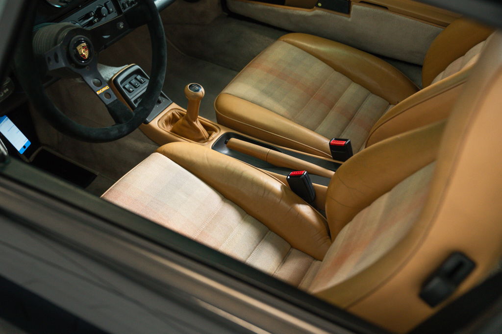 Porsche 964 Carrera 4