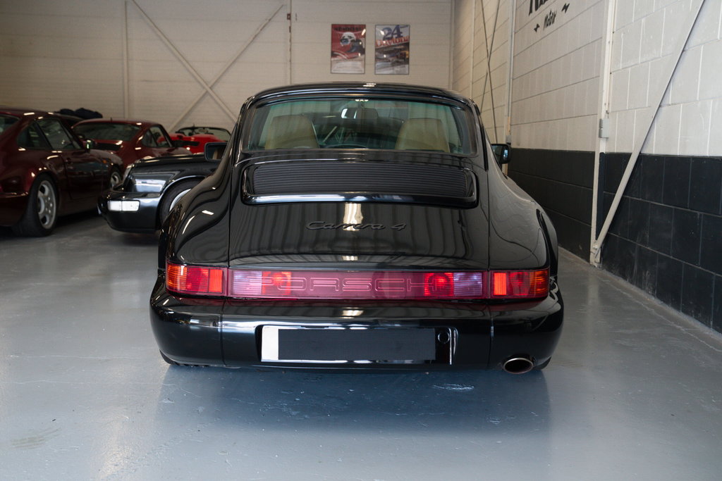 Porsche 964 Carrera 4