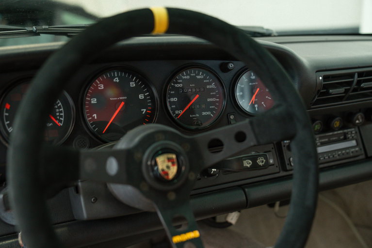 Porsche 964 Carrera 4