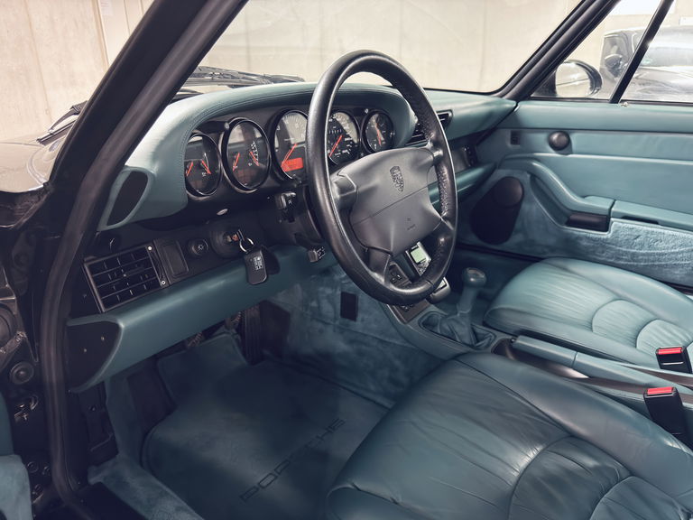Porsche 993 Carrera 4S