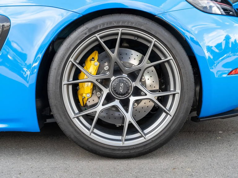 Porsche 718 Spyder RS