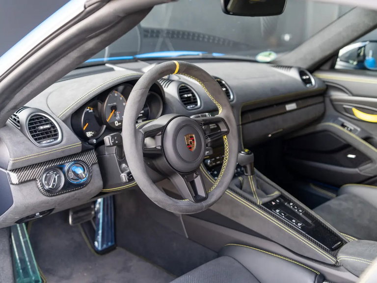 Porsche 718 Spyder RS