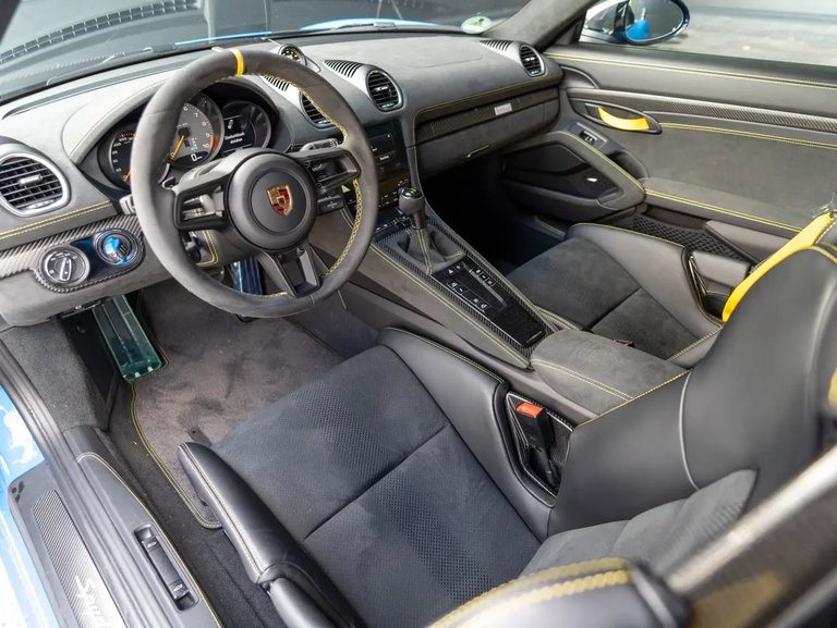 Porsche 718 Spyder RS