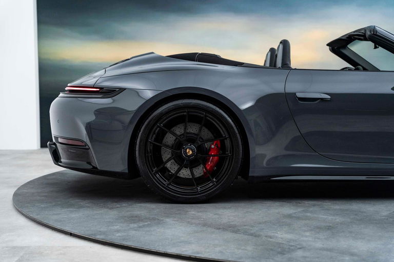 Porsche 992.2 Carrera 4 GTS