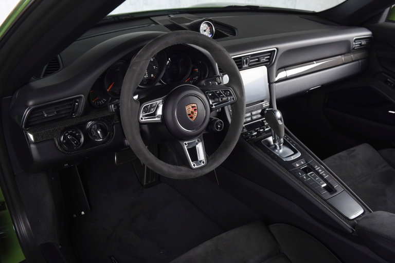 Porsche 991.2 Carrera GTS
