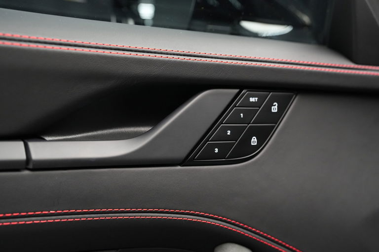 Porsche 992 Carrera 4 GTS