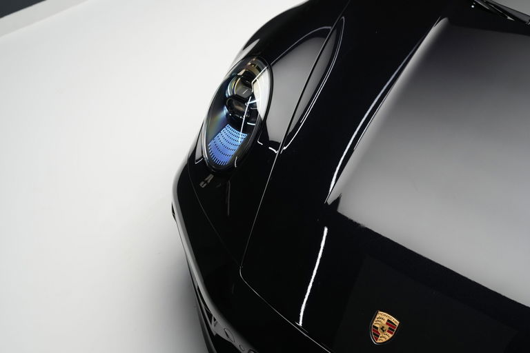 Porsche 992 Carrera 4 GTS