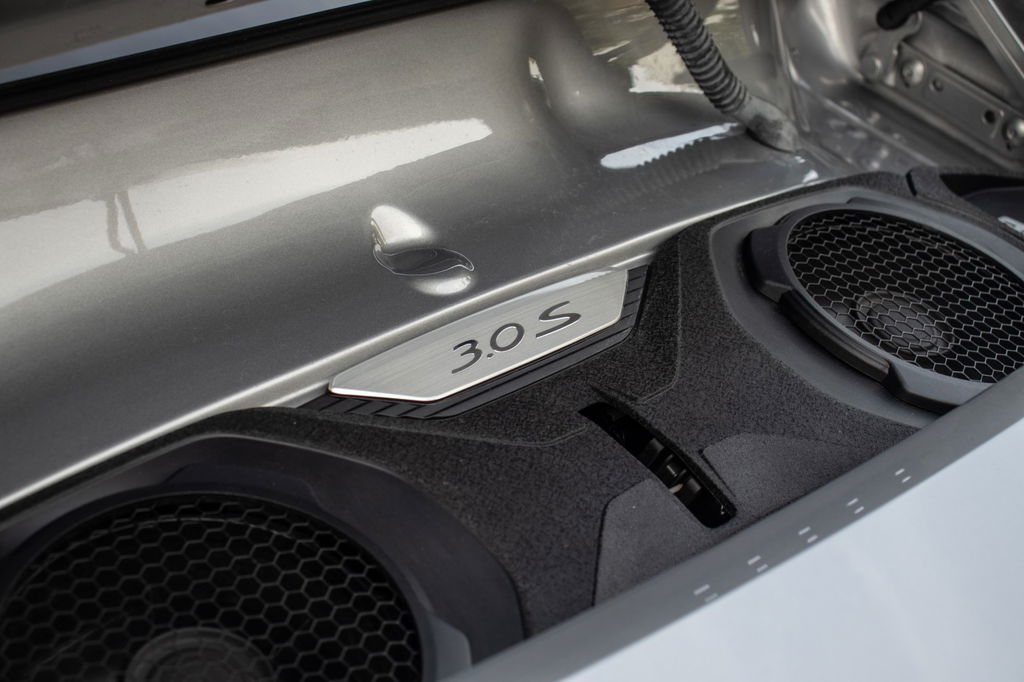 Porsche 992 Carrera 4S