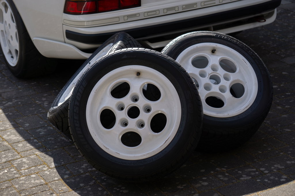 Porsche 944 Turbo Cup