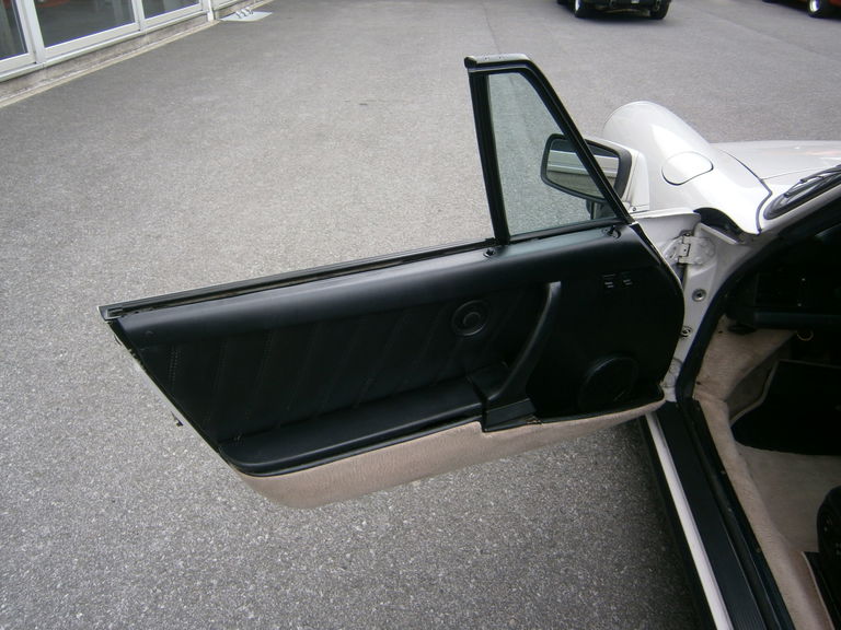 Porsche 911 Carrera 3.2 (US)