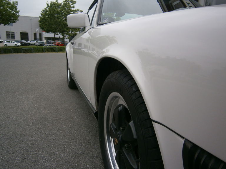 Porsche 911 Carrera 3.2 (US)