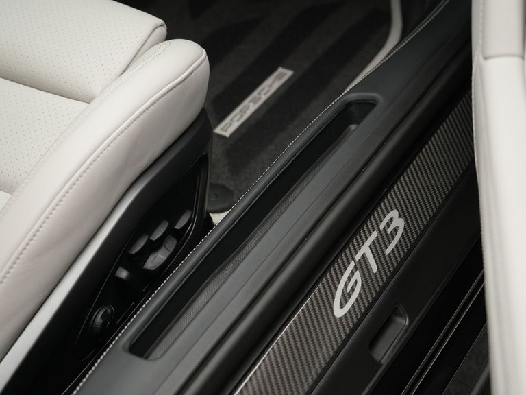 Porsche 992 GT3 Touring