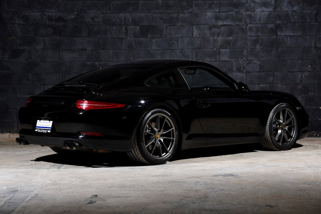 Porsche 991 Carrera 4 Black Edition