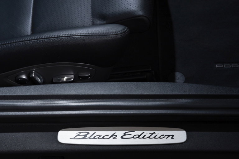 Porsche 991 Carrera 4 Black Edition