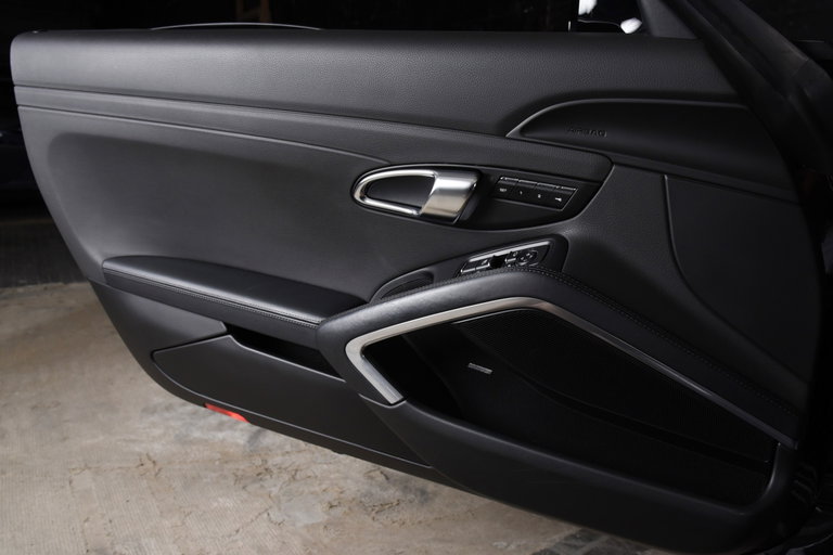 Porsche 991 Carrera 4 Black Edition