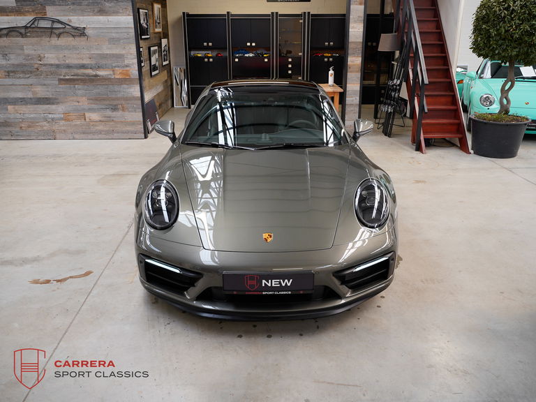 Porsche 992 Carrera GTS