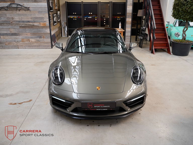 Porsche 992 Carrera GTS