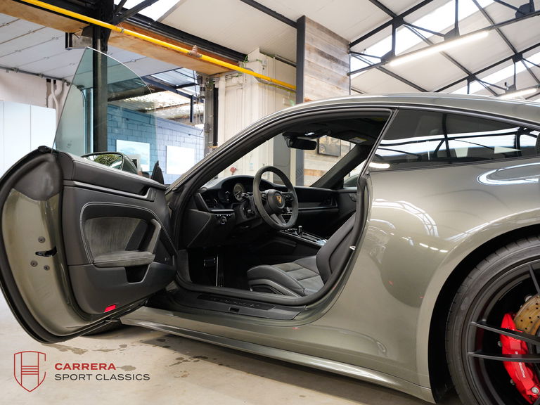 Porsche 992 Carrera GTS