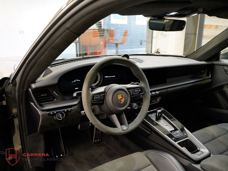 Porsche 992 Carrera GTS
