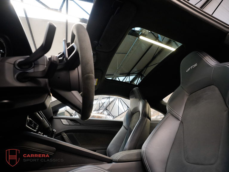 Porsche 992 Carrera GTS