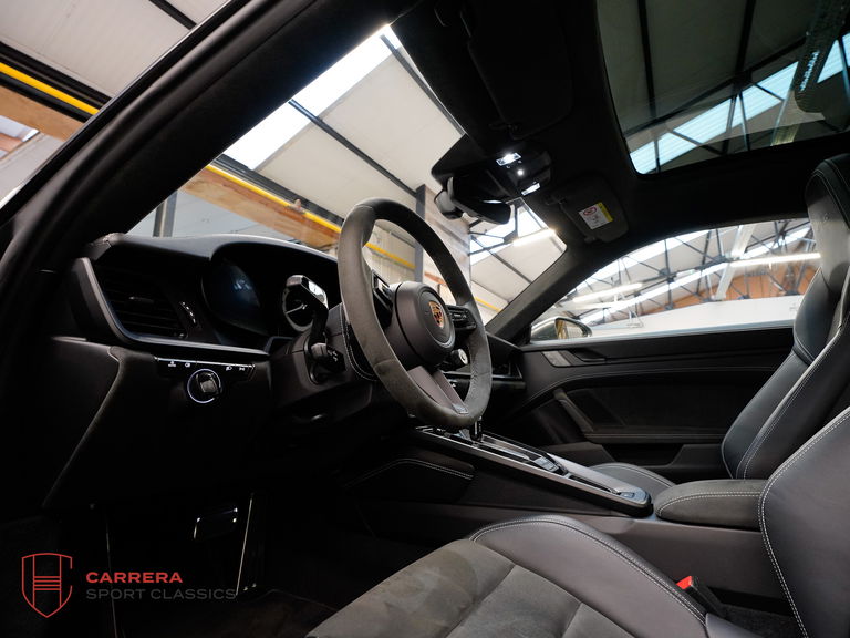 Porsche 992 Carrera GTS