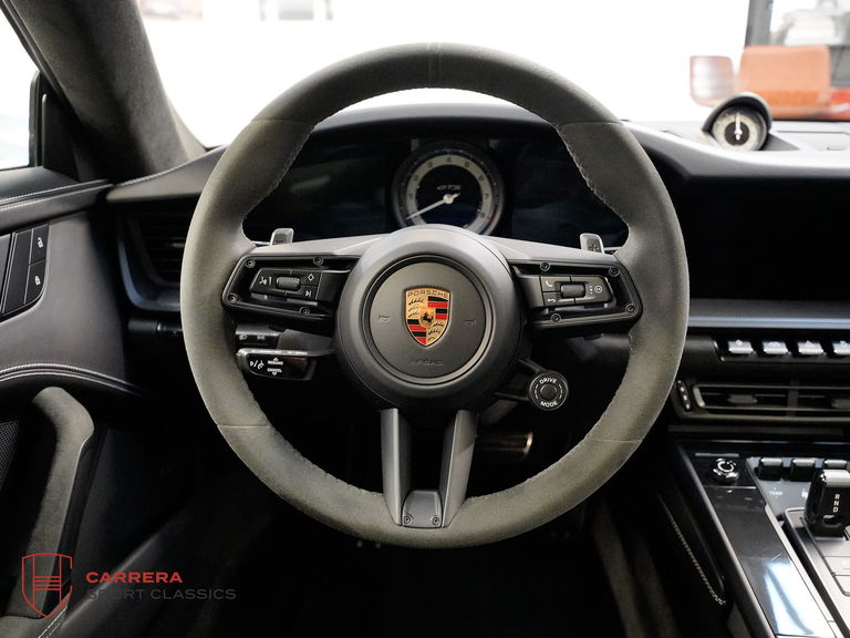 Porsche 992 Carrera GTS