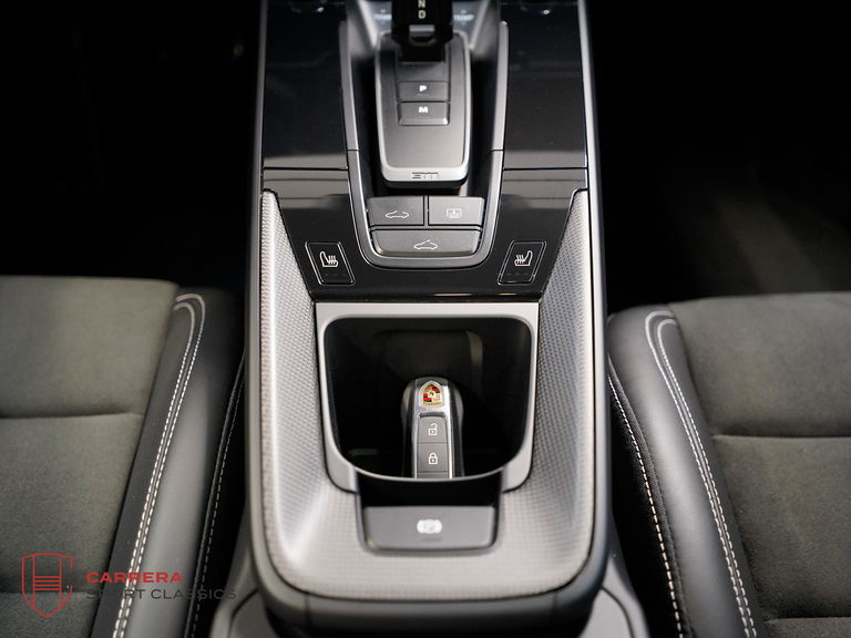 Porsche 992 Carrera GTS