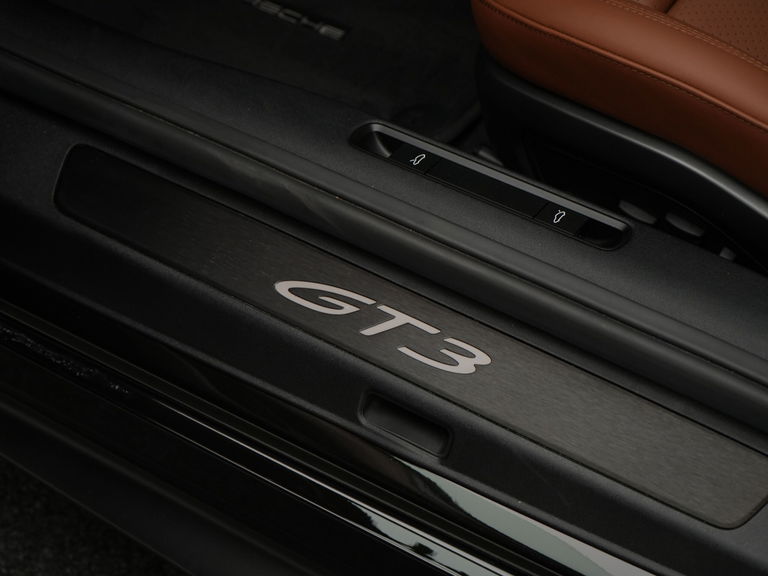 Porsche 992 GT3 Touring