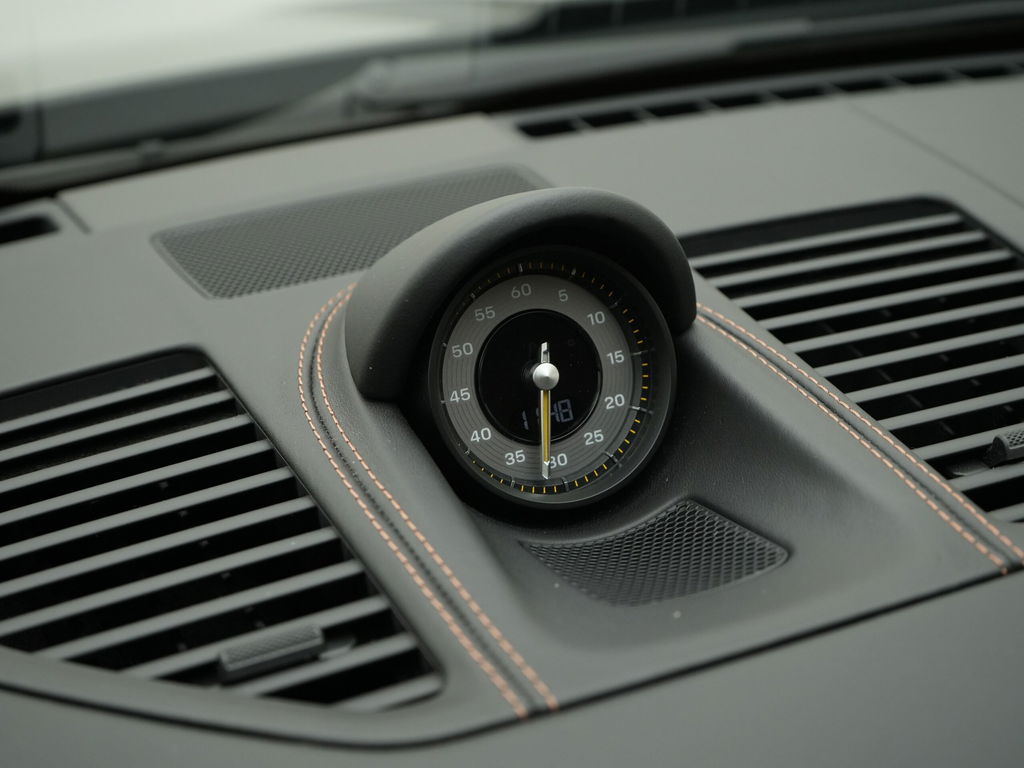 Porsche 992 GT3 Touring