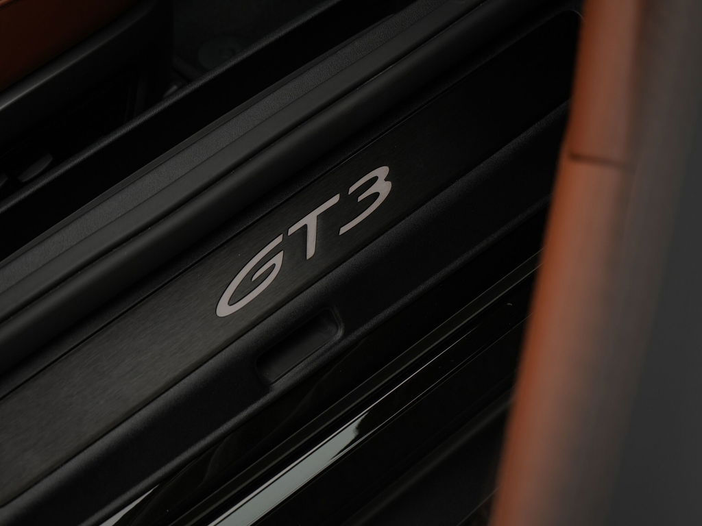 Porsche 992 GT3 Touring