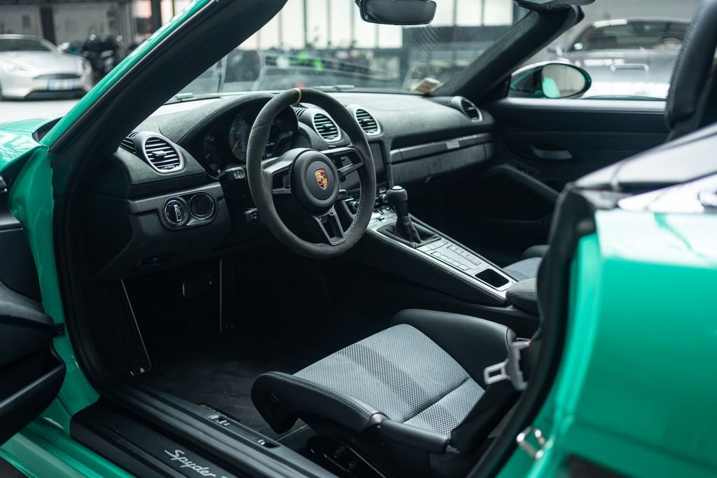 Porsche 718 Spyder RS