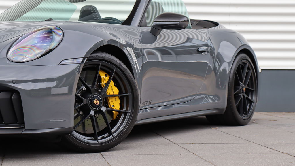 Porsche 992.2 Carrera 4 GTS