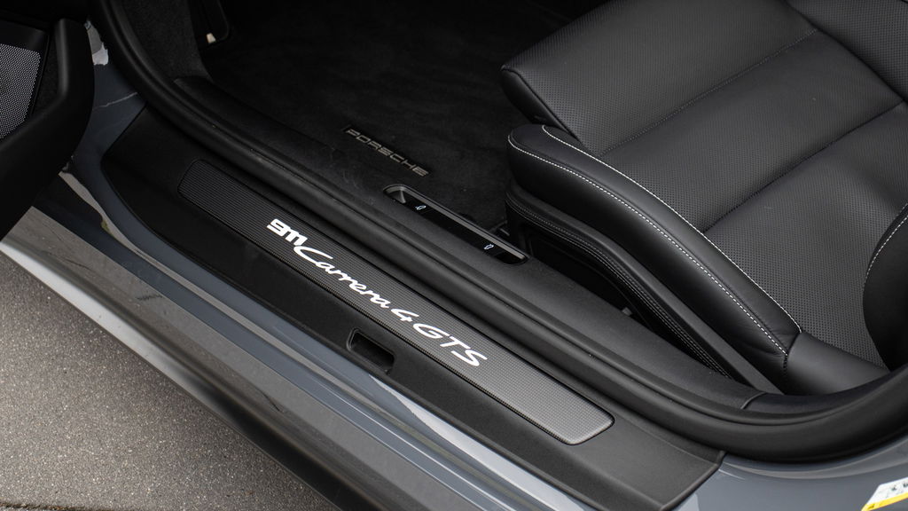 Porsche 992.2 Carrera 4 GTS