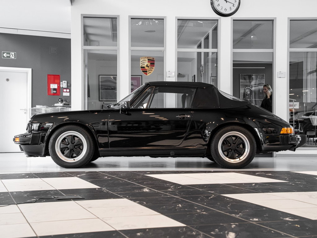 Porsche 911 Carrera 3.2 (US)