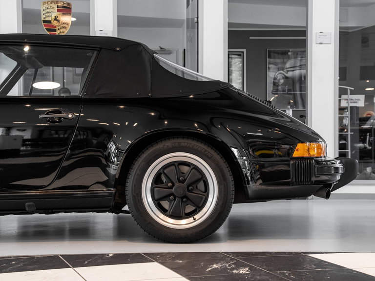 Porsche 911 Carrera 3.2 (US)