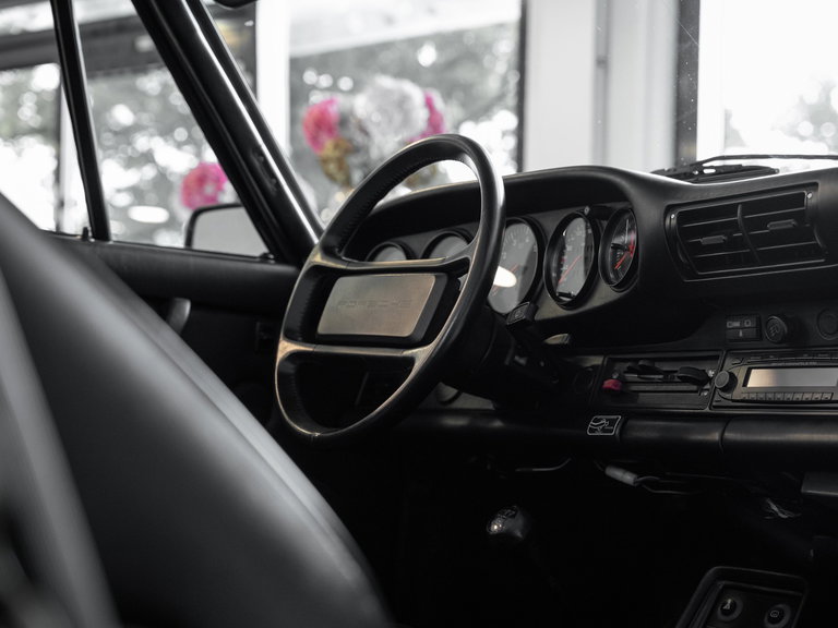 Porsche 911 Carrera 3.2 (US)