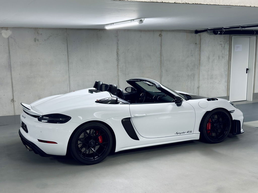 Porsche 718 Spyder RS
