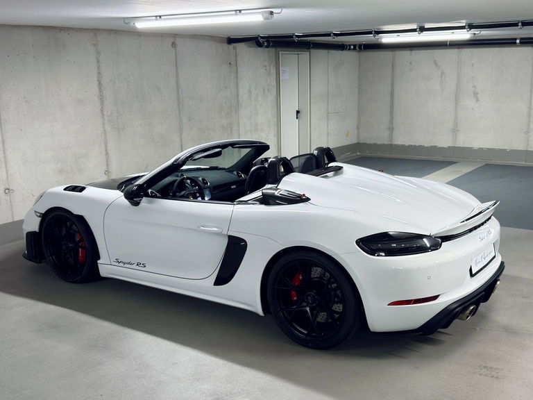 Porsche 718 Spyder RS