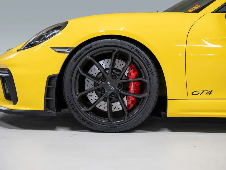 Porsche 718 Cayman GT4