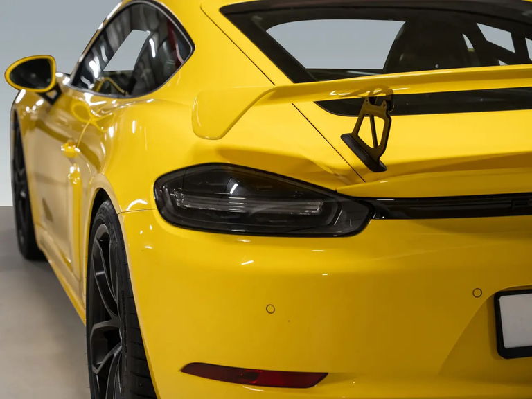 Porsche 718 Cayman GT4