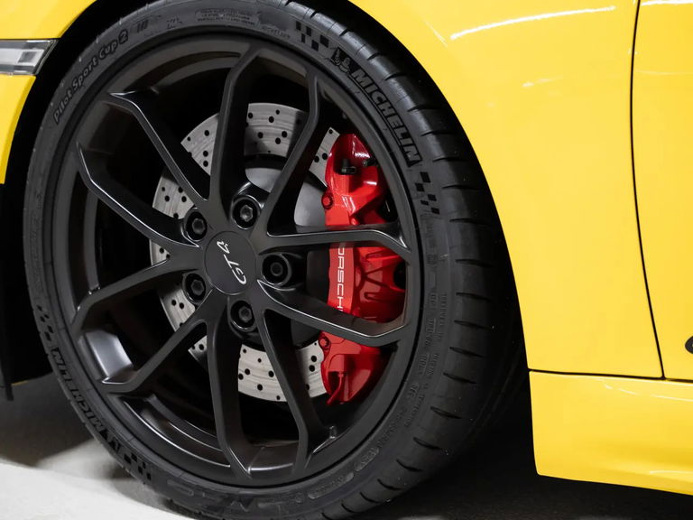 Porsche 718 Cayman GT4