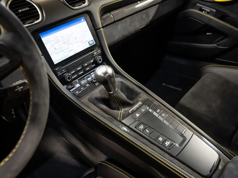 Porsche 718 Cayman GT4