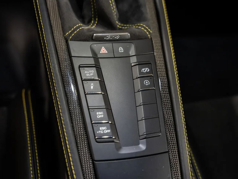 Porsche 718 Cayman GT4