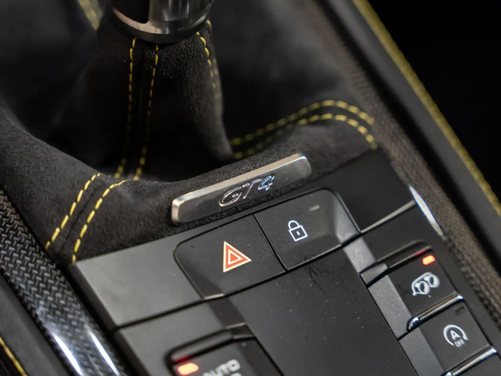 Porsche 718 Cayman GT4