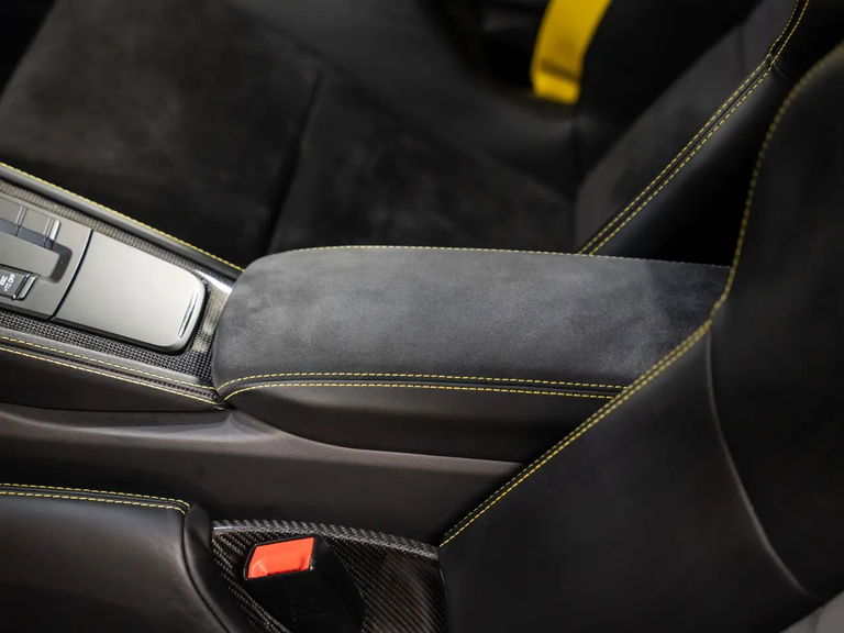 Porsche 718 Cayman GT4