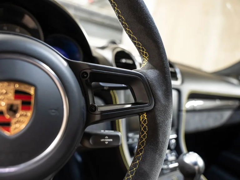 Porsche 718 Cayman GT4