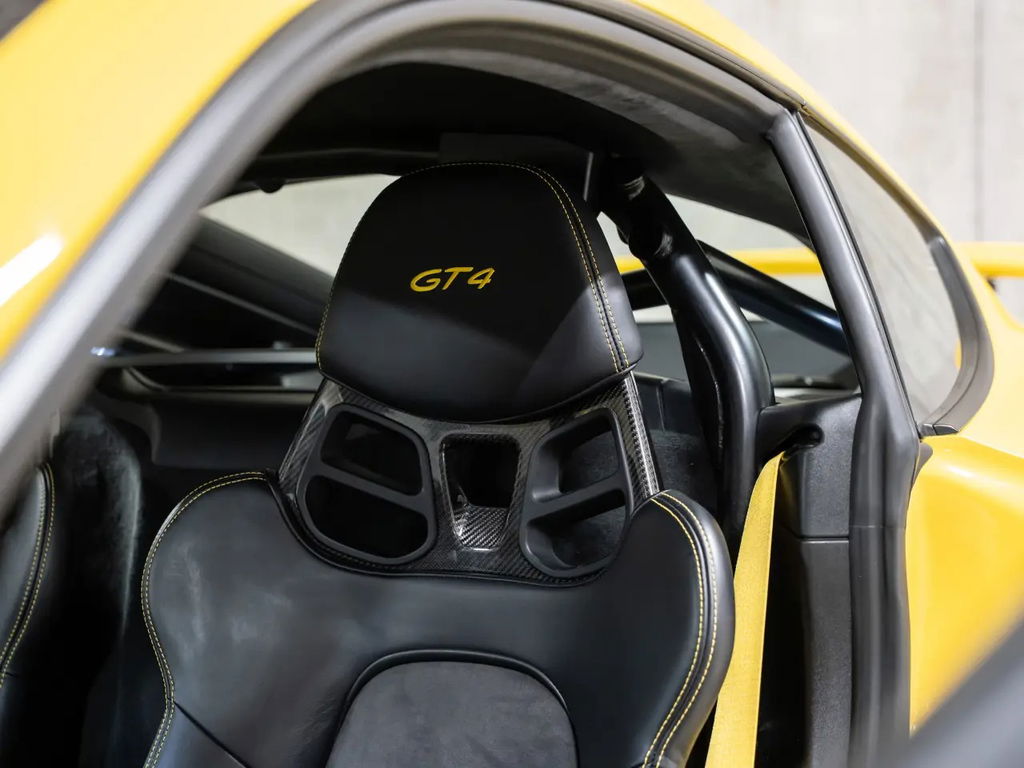 Porsche 718 Cayman GT4